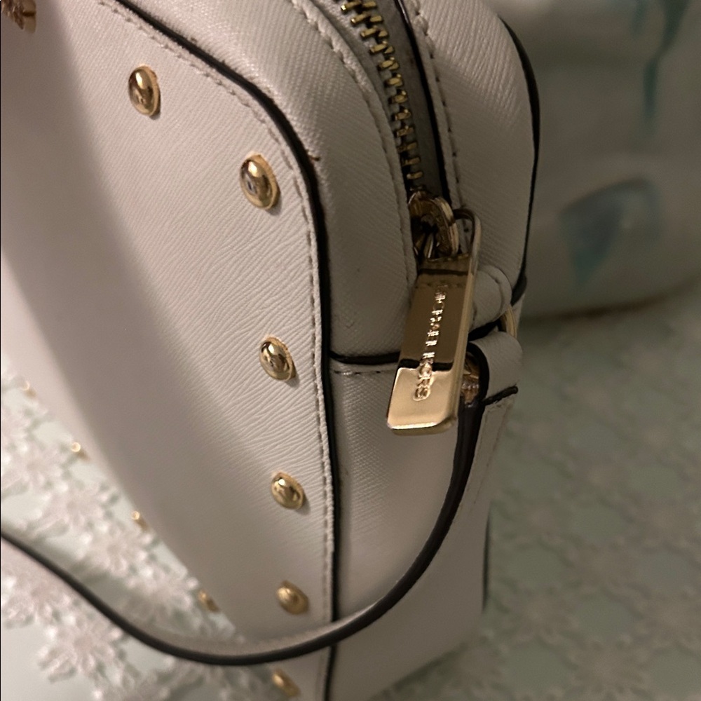 Michael Kors Cream Crossbody Bag with Gold Accents - Picture 3 of 3